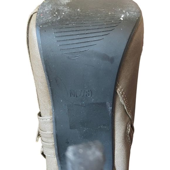 𝅺rue 21 Bootie Heels - Picture 4 of 7